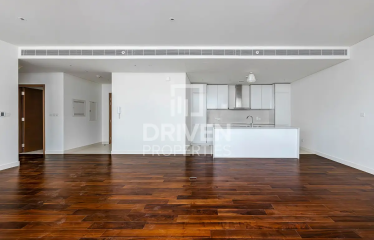 Building 9, Spacious Layout | Impeccably Maintained | Vacant