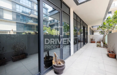 Building 9, Spacious Layout | Impeccably Maintained | Vacant