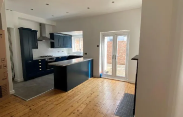 2 bed property to rent  Lucerne Street