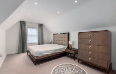 5 bed detached house to rent Barrons Chase, Richmond TW10