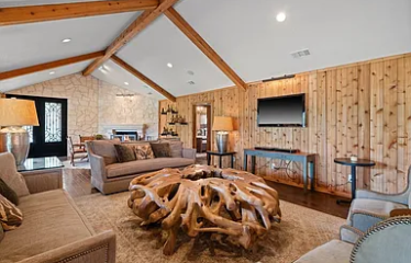 5055 Wayside Drive, Wimberley, TX 78676