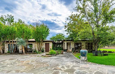 5055 Wayside Drive, Wimberley, TX 78676