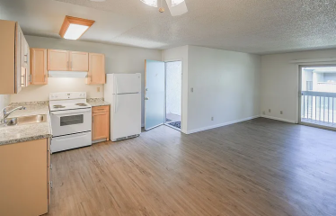 Emerald Bay Apartments