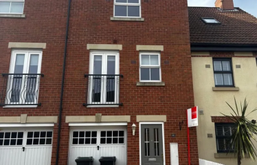 4 bed town house to rent Nursery Lane, Darlington DL2