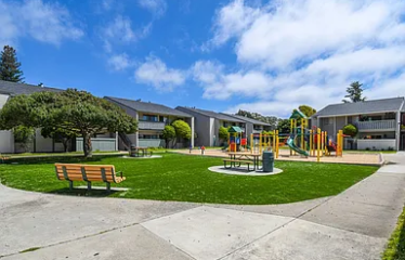 Emerald Bay Apartments