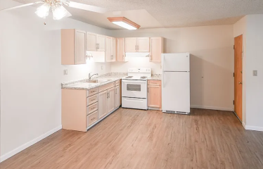 Emerald Bay Apartments