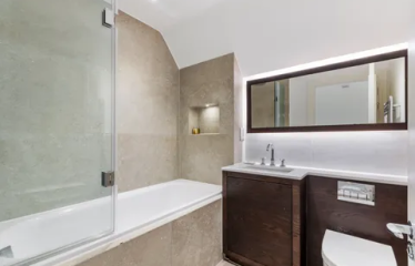 5 bed detached house to rent Barrons Chase, Richmond TW10