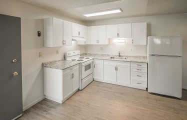 Emerald Bay Apartments