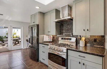 22011 E Cliff Dr, Santa Cruz, CA 95062